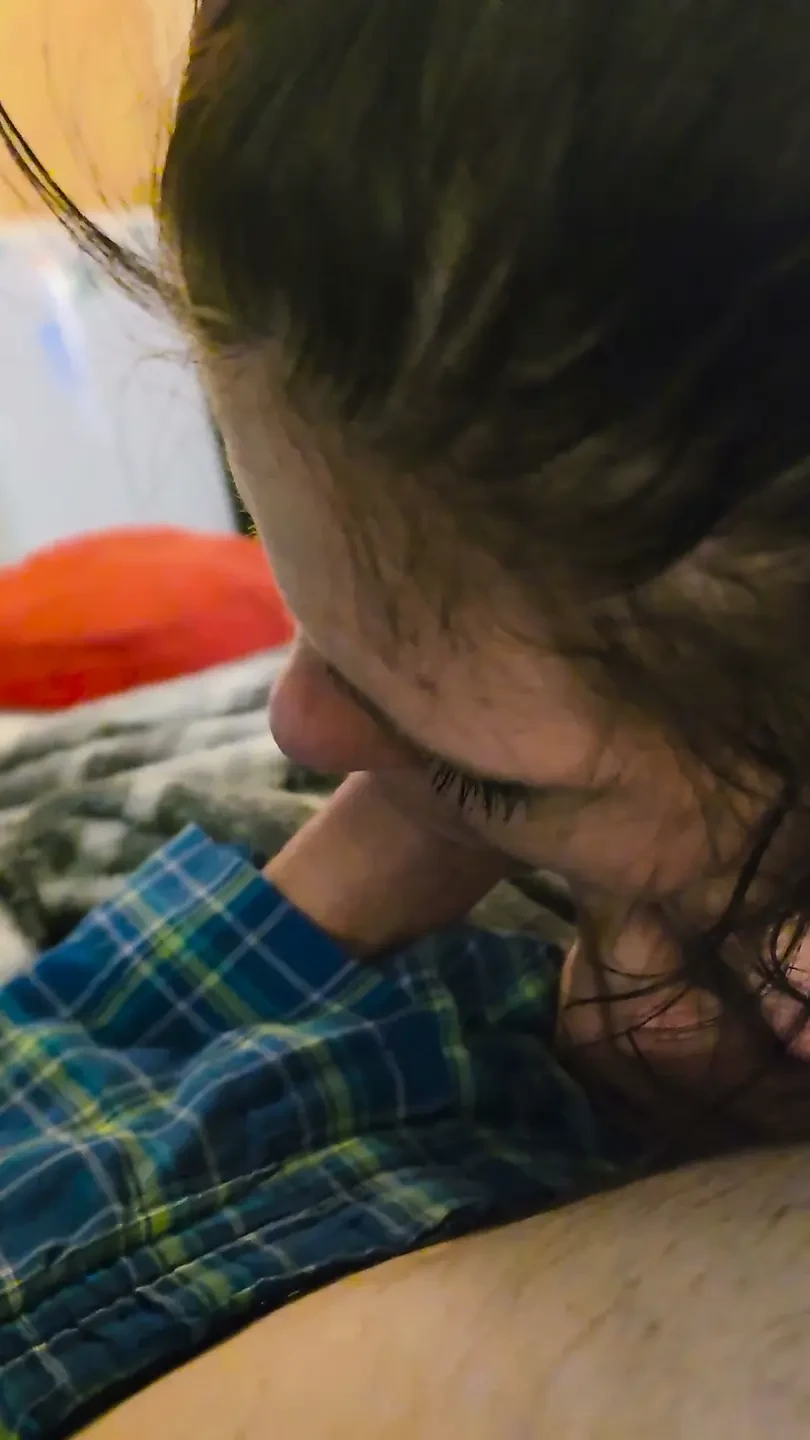 She Sucks Until Her Jaw Hurt!