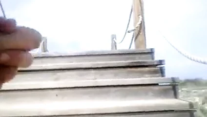 Kum tepelerinde çıplak oynamak