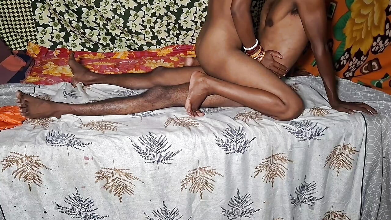 Desi ihaving oral sex in the mouth of my hot step sister in her yellow maxi, I fucked her in a completely different way, puttin
