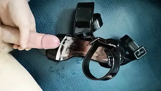 Cumshot på klackarna svarta plattformssandaler