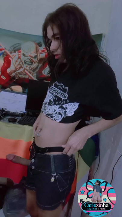 Carlezinha Woman Transvestite young cocky in short shorts and naughty panties