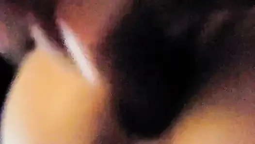 Ateşli evli kadın büyük zenci yarağı tarafından sikiliyor