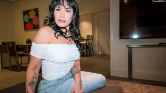 Ich jage meine stiefmutter nackt, bis sie mich fickt!!! Danja angel liebt sperma