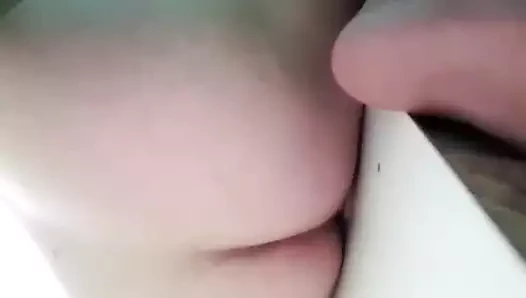 Şişman eşcinsel oğlan sikikleri göt ile yapay penis