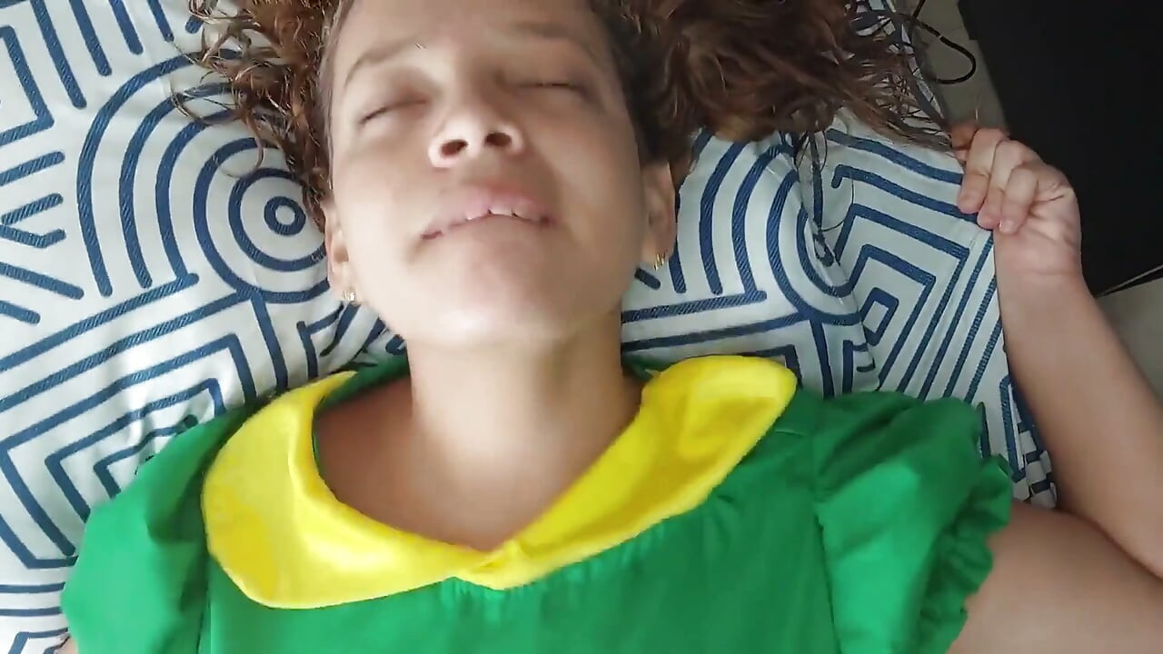 내 자지를 정말 잘 빨아주는 핫한 Chilindrina, 내 엉덩이에 정액을 맡기 전까지 그녀의 보지를 따먹어