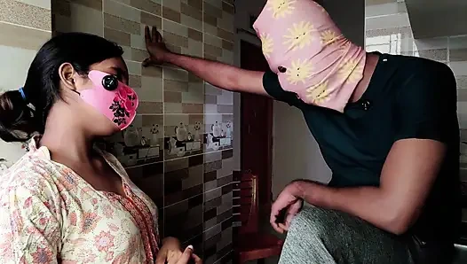 Kakak tiri lagi ngajarin abang tirinya di dapur