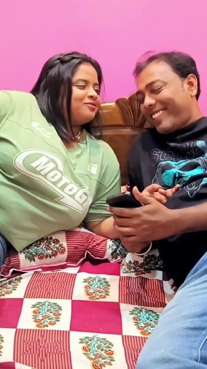 Apne stepcousin ko mouka miltehe uske step brother ne uska panty main hat dalke pussy me ungly ki or uska pussy | Clip 1