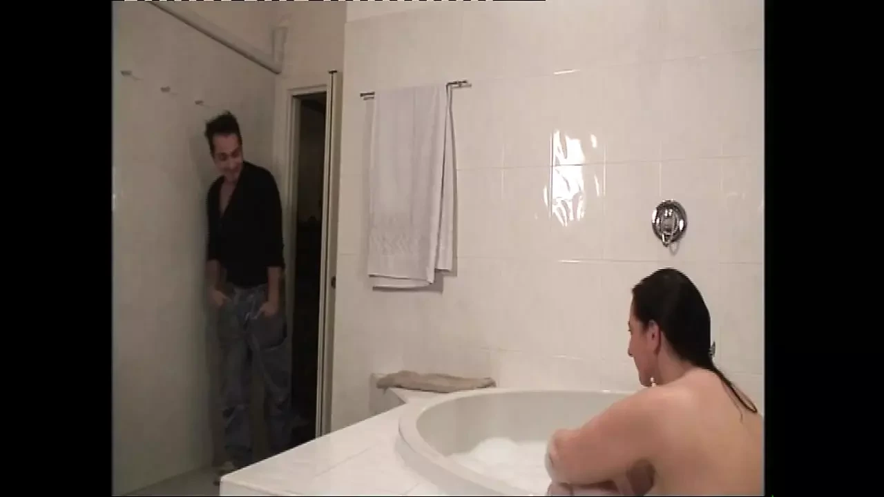 Casalinghe in calore 4 – Episode 1