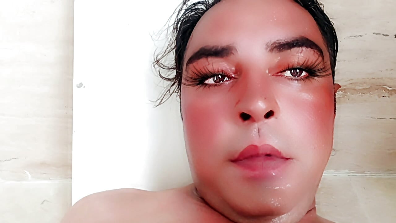 Muslim Bubly butt home solo