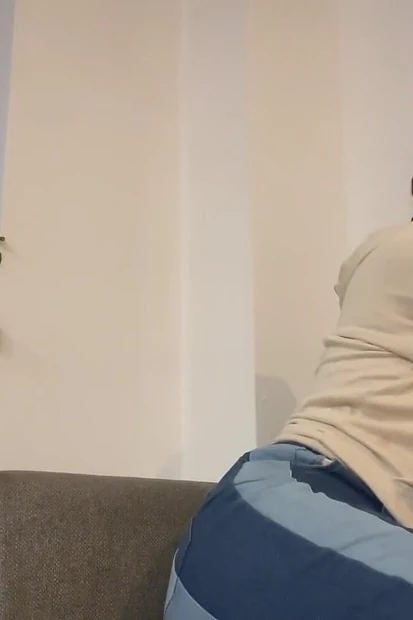 Bubbly Farts on Couch