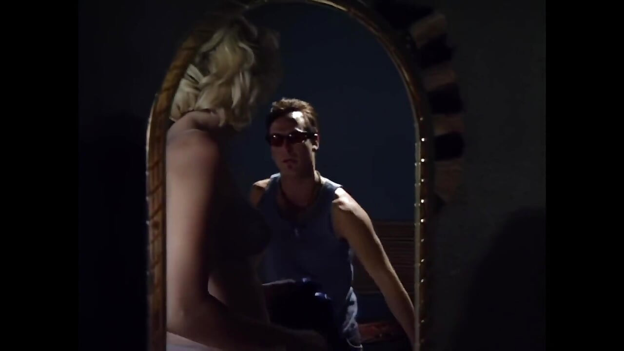 莎朗·怀尔德：我火辣的女同性恋欲望