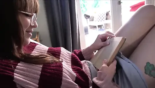 Nerdy, vollbusige stiefschwester lernt, wie man fickt - Honey Hayes - Familientherapie - Alex Adams