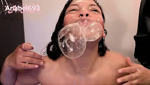 Gelembung Air Liur Di Payudara Besar Alami Saya, Gaggin Di Penis Anda