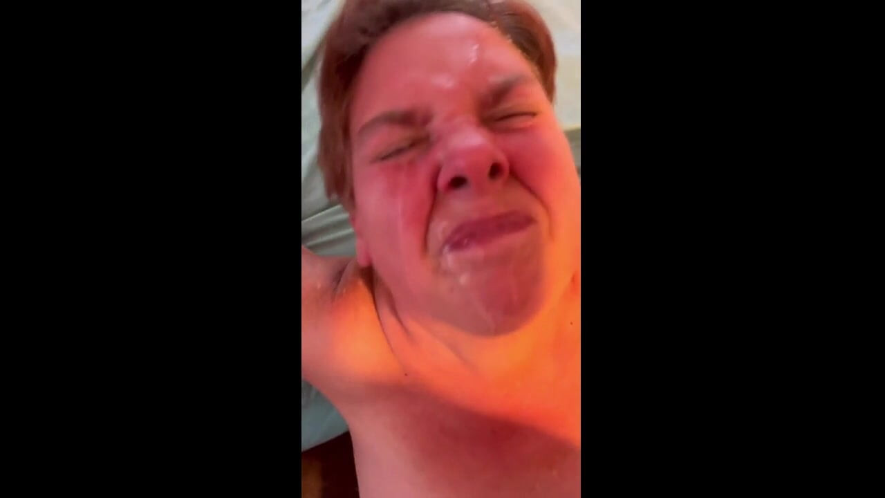 Facial - recebendo porra no rosto