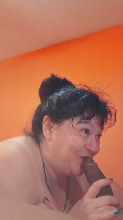 Bà già nhận được con cu to đen đó