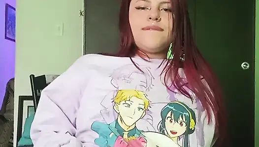 an einem dildo lutschen!! (lecker)