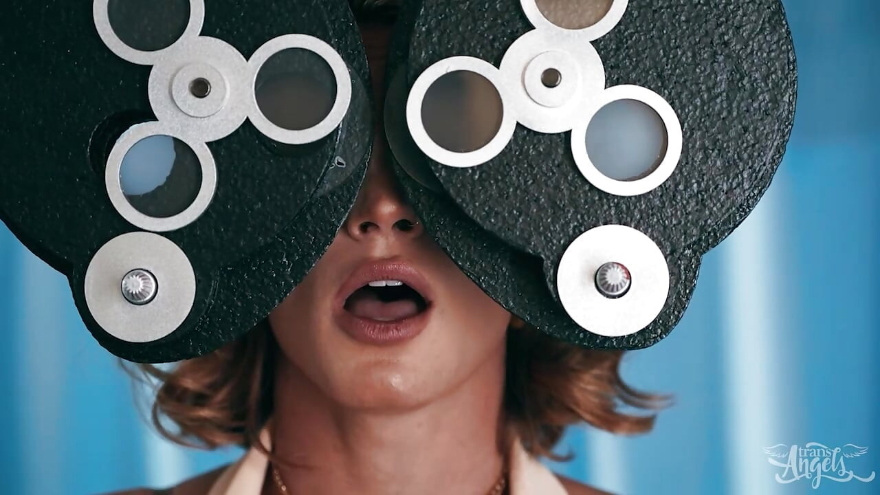 TRANS ANGELS - Kalli Grace’s Clinic Visit With Jade Venus Ends In Wild Desk-Sex And Steamy Facials