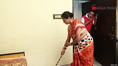 Naukrani, indisches Zimmermädchen fickt