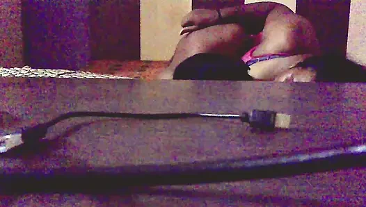 Pasangan desi berhubungan seks di kamar
