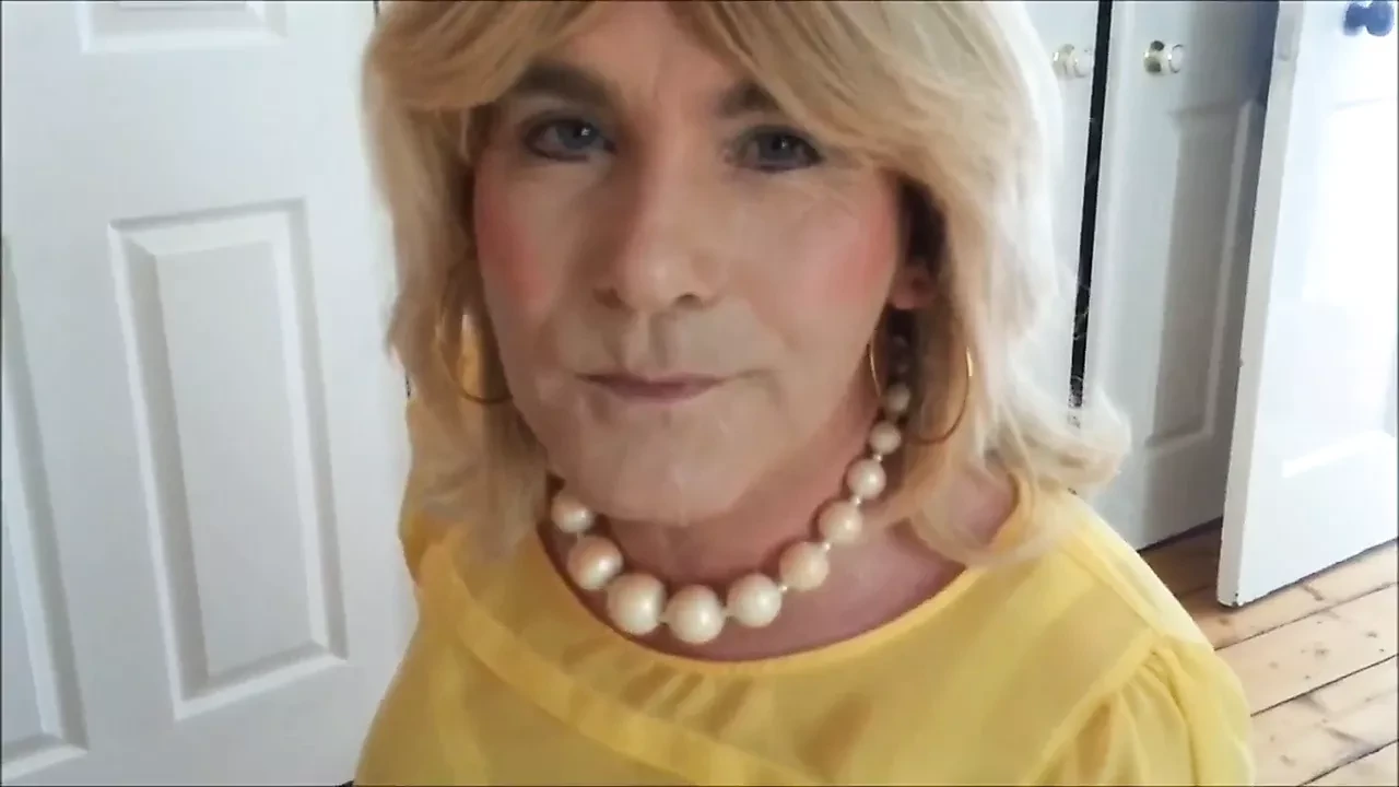 Η Briony γαμιέται