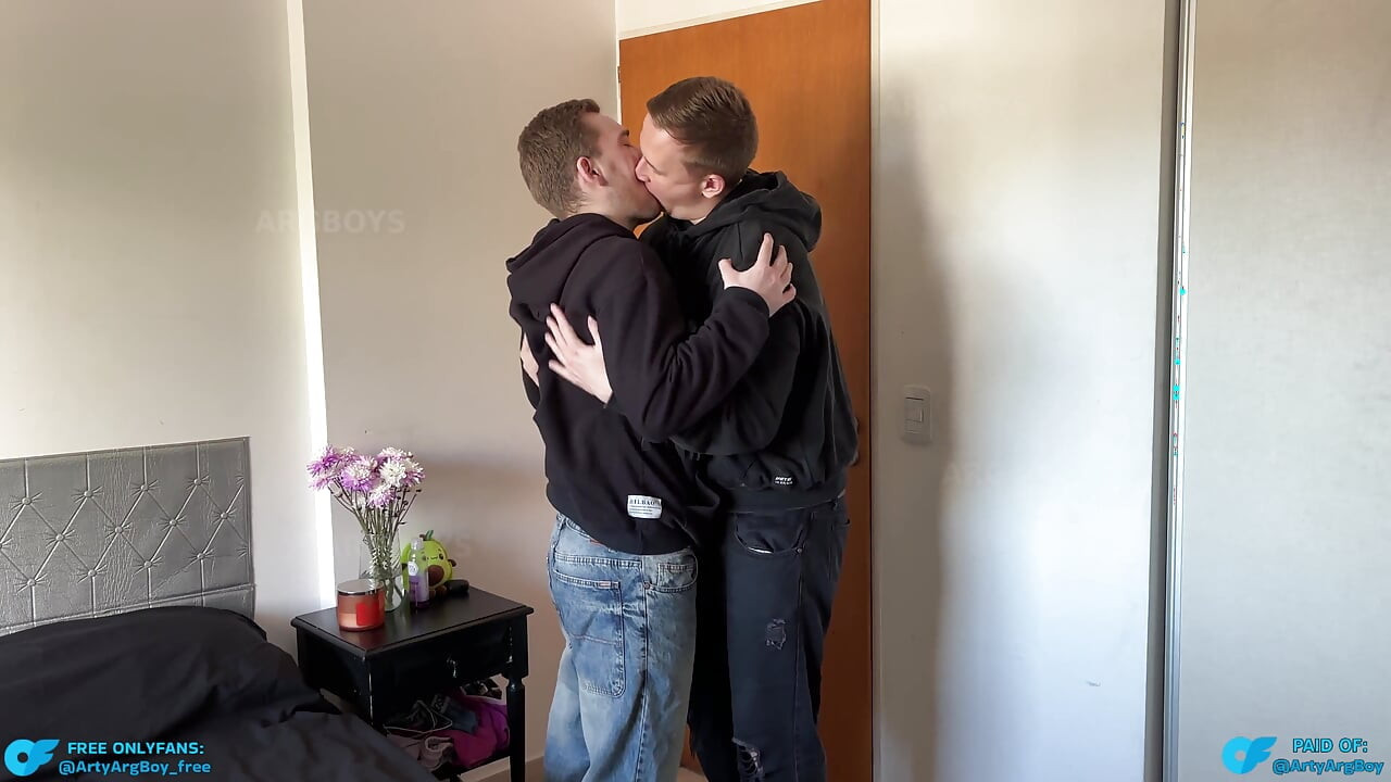 Horny Stranger Agreed to Have Sex in Public Toilet even though He's Straight