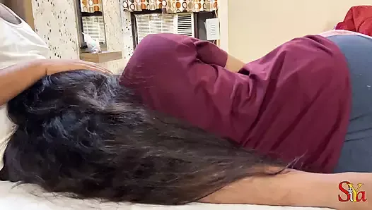 Une demi-sœur indienne se fait baiser à cause de maux de tête, audio en hindi