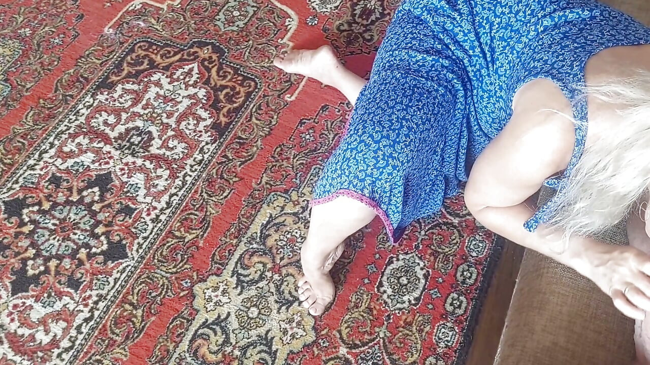 Selena's Close up Feet Posing and Blowjob Swallow