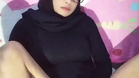 Hijablı Kız İşten Eve Gidiyor