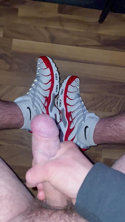 Cum on new Nike TN