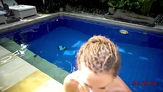 Фитнес-крошка сосет и трахается как настоящая шлюшка