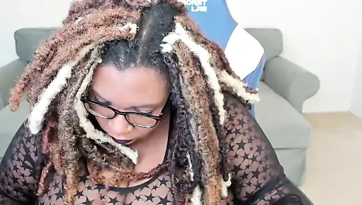 Мое тело в чулках-сеточках