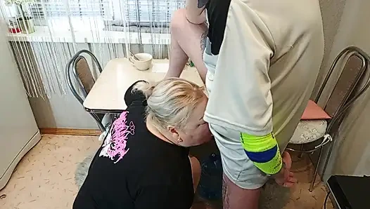 in the afternoon, I fuck my neighbor in the mouth in the kitchen and cum