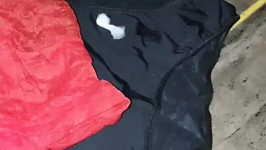Cum siyah külot ve kırmızı çorap