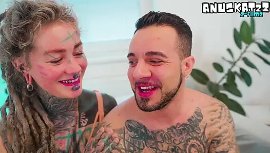 Pejantan Italia berotot merusak gadis bertato dengan kontol putih besar - tercekik, menganga dan dientot dalam banget