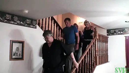 Сводная бабушка присоединяется к семье, сексуально, бесплатно для всех