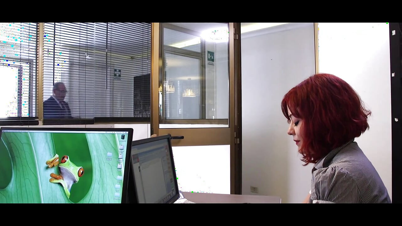 फुहार कार्यालय - युवा और बूढ़ा