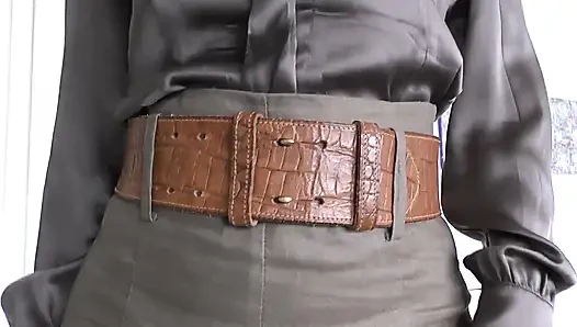 Pas dengan ikat pinggang seksi dengan rok linen, bagian 1, lady victoria valente