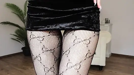 Tatlı amcığım edepsizce konuşuyor - 31 talimatı külotlu çorap