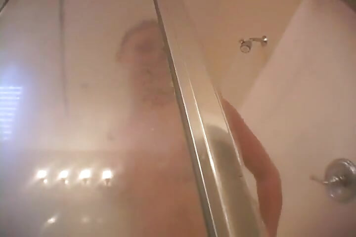 Solo Dream Babes: Allie in the Shower