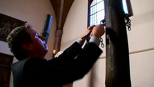 Cewek-cewek doyan seks bdsm dengan kosmetik bdsm yang diikat