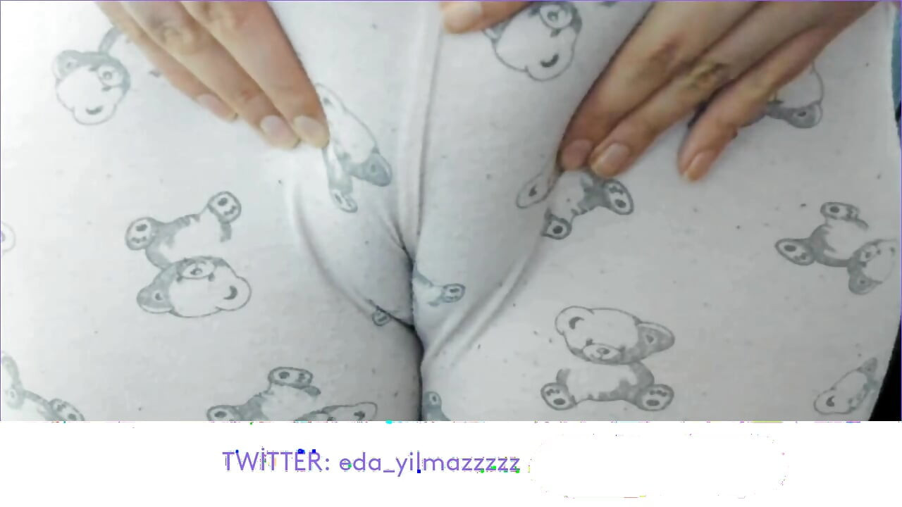 CAMELTOE- SWOLLEN PUSSY- MASTURBATE WITH PAJAMA- RUBBING PUSSY WITH PAJAMA
