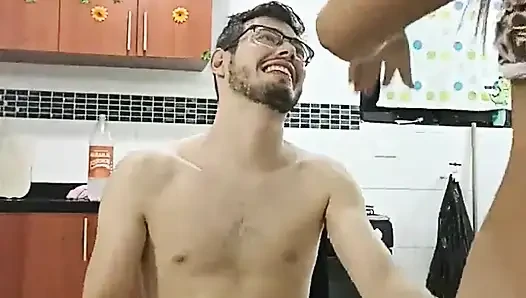 Si cewek hot rambut cokelat dengan toket kendor 18 tahun asal new york amerika serikat ngentot kontol besar abang tirinya bagian 9