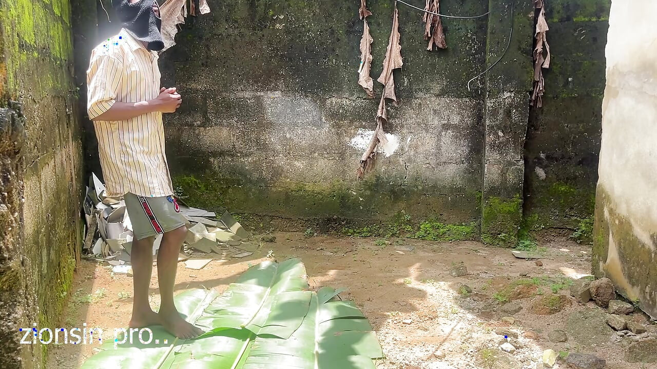 I Was so Horny That I Arrange a Backyard Fuck Date with My Landlords Stepdaughter in Our Backyard. It Turns Out so Smoothly.