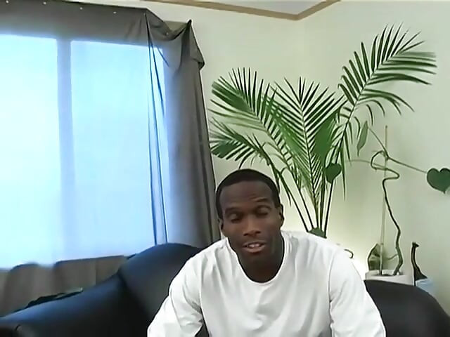 Big Buff Dude Gets Scammed