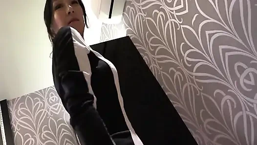 Die Frau Des Notwehroffiziers, Eriko, 33 Jahre Alt