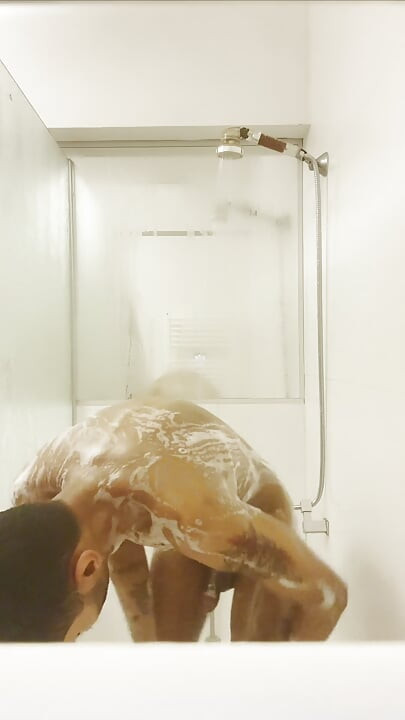 ¿Viene a tomar una ducha conmigo?