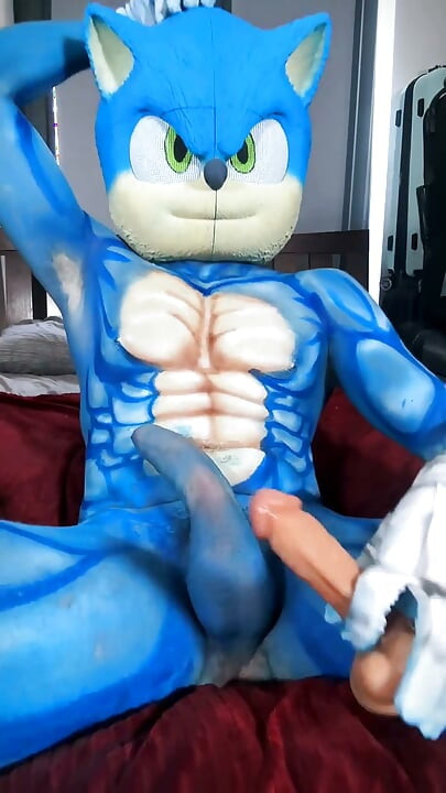 Sonic Fucks Himself with a Dildo