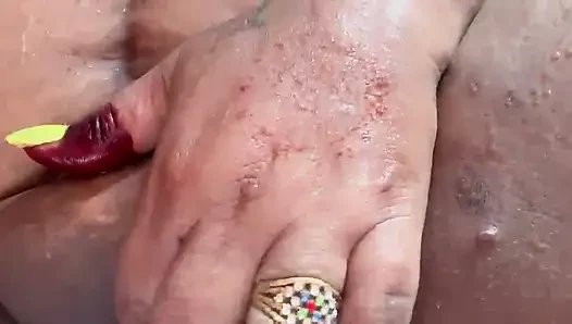 Desi bhabhi ka sweet sexy big pussy fingaring hard pussy