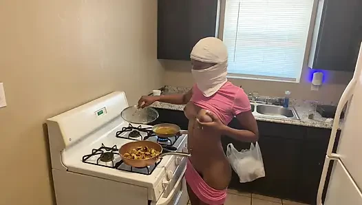 Hot babe naked making breakfast for her boyfriend m