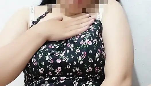 Gadis kenari yang cantik seksi dan menggoda
